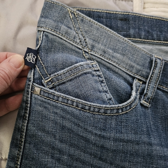 Rock & Republic Classic Blue Denim Jeans. Size 14 - Picture 3 of 12